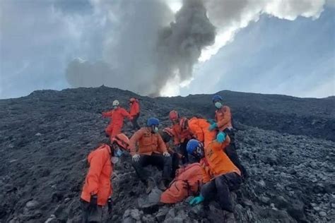 Foto Menyoal Dibukanya Kembali Jalur Pendakian Gunung Marapi Saat