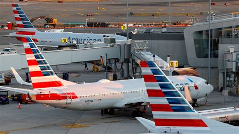 American Airlines cancels 220 flights a day due to shutdown