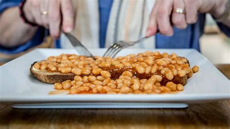 Man Shares Baked Beans Cooking Tip To Avoid Soggy Toast But Some Say It S Criminal Mirror