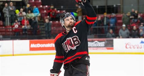 UNB men's hockey team posts 1st perfect 30-0 regular season in U Sports history | CBC Sports