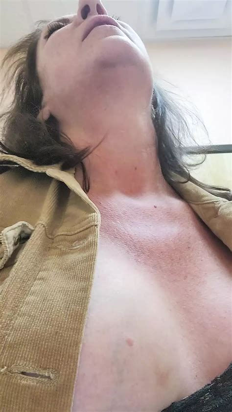 Horny Lady Needed To Beat Her Pussy Up A Bit In The Work Bathroom XHamster