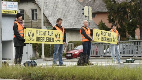 Dutzende Proteste Klima Kleber Legen Graz Lahm Oe At