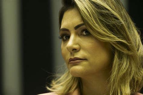 Michelle Está Arrasada Diz Bolsonaro Após Revelações Sobre Família