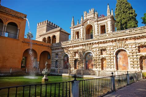 Guided tour of the Alcazar of Seville – Colors of Seville