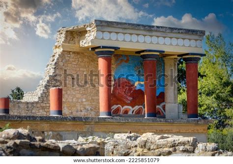 Knossos Palace Largest Archaeological Site On Stock Photo 2225851079 | Shutterstock