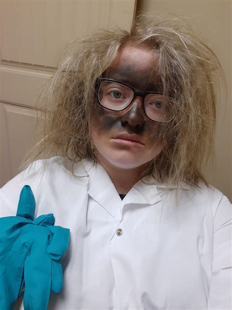 This is why you always wear protective eye wear : r/labrats