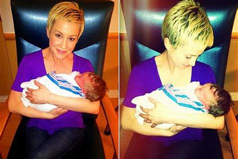 Kellie Pickler Becomes ‘Auntie Kellie’