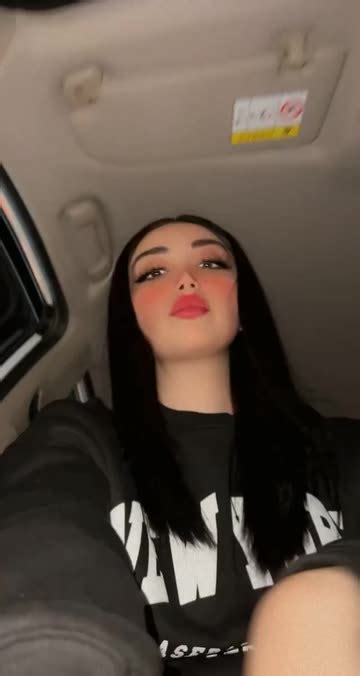 7 Hot Sexy Elena Akbik Bikini Pics