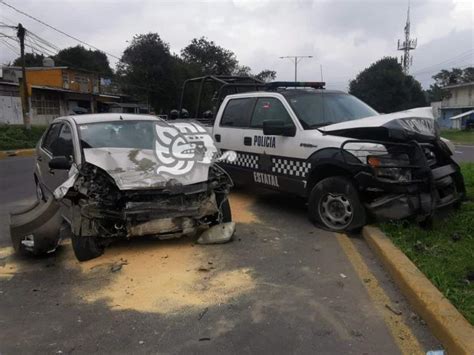 Choca Patrulla Contra Auto En La Xalapa Banderilla 4 Lesionados