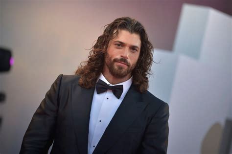 Can Yaman El Turco El Famoso Actor Comienza En Hungr A El Rodaje De