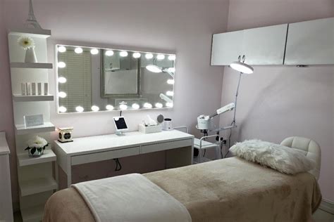 Brows Kb In Sunrise Fl Vagaro Esthetician Room Decor Esthetics