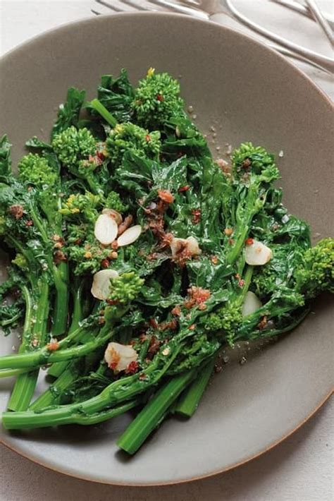 Broccoli Rabe With Garlic And Anchovies Recipe Recipe Anchovy