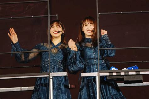 卒業コンサートを行った櫻坂46の渡邉理佐（左）とキャプテンの菅井友香 ― スポニチ Sponichi Annex 芸能