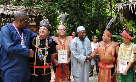 Pakaian Tradisional Suku Kaum Brunei Cirebon West Java Indonesia