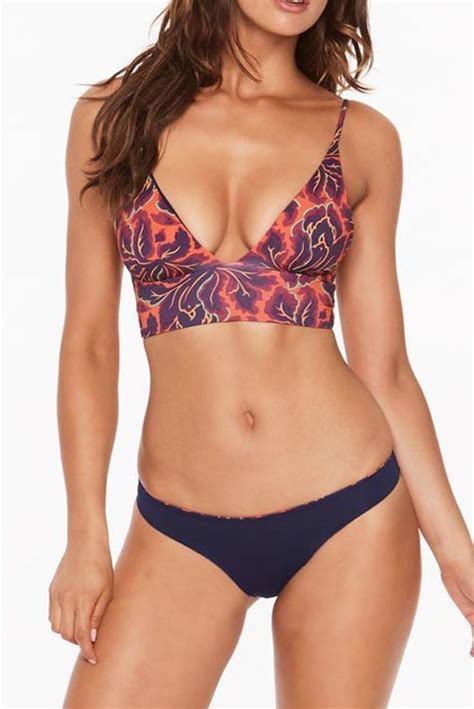 10 Hot Sexy Olivia Fleur Bikini Pics