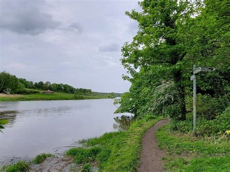 Footpath Junction On The Weardale Way Tim Heaton Geograph Britain