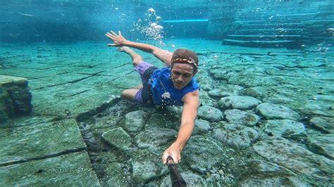 Becoming Filipino Vlogger Kulas Enjoys Malbog Sulfuric Hot Spring In