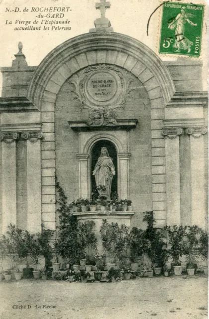 Notre Dame De Rochefort Du Gard Vierge De L Esplanade Accueillant Les