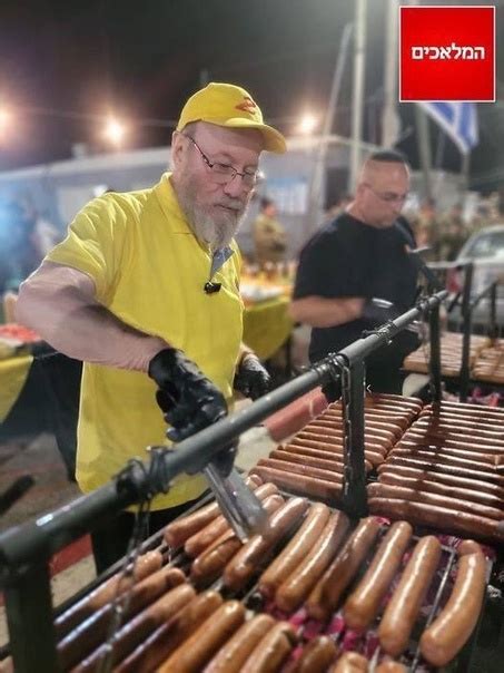Этого человека зовут Залман, он ультраортодокс из Америки, который ...
