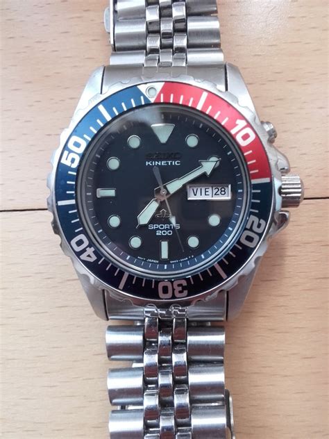 Seiko Kinetic Sports 200 Watch Rare Blue Dial Bezel Model 5M43 0A40