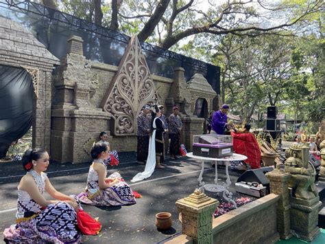 Foto Melihat Upacara Manusuk Sima Napak Tilas Lahirnya Kota Kediri