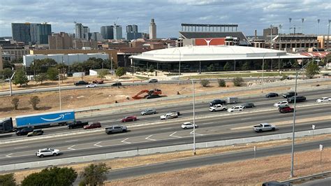 TxDOT celebrates ‘generational’ I-35 project kickoff as protesters slam expansion | KXAN Austin