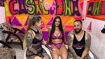 Uma gringa dos peitos gigantes estreia aqui no xvideos nós Trazendo muita putaria e sendo