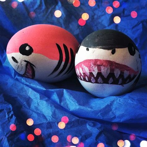 Shark Is Painted On Egg Decoratedeggscrafts Eastereggcraft Easter