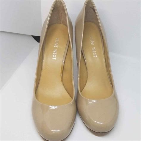 Nine West Ambitious Nude Patent Leather Heels 5M Gem