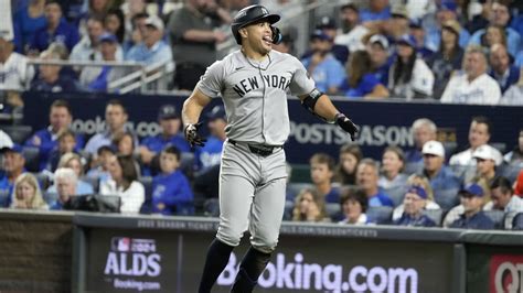 Giancarlo Stanton drives in two in Yankees' victory | 10/09/2024 | New York Yankees