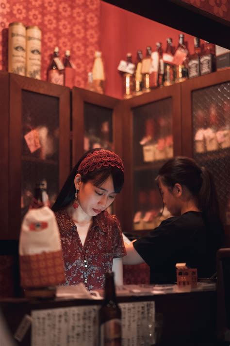 Hẻm Gems: A Cafe-Snack Bar Hybrid in Bình Thạnh Offers Portals to