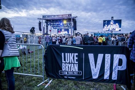 Luke Bryan Farm Tour: Official VIP Packages - CID Entertainment