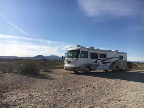 Dry Camping With Friends at Lake Mead Recreation Area