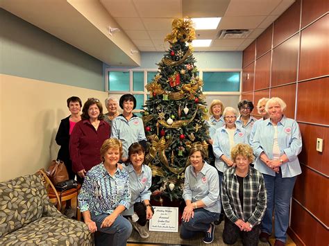 Local Community Volunteer Groups Help “Deck the Halls”
