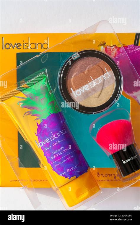 Love Island Bronzed Babe Gift Set Hi Res Stock Photography And Images