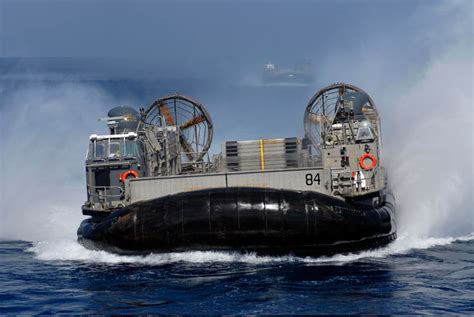 LCAC (Landing Craft Air Cushion) Air Cushioned Landing Craft / Hovercraft