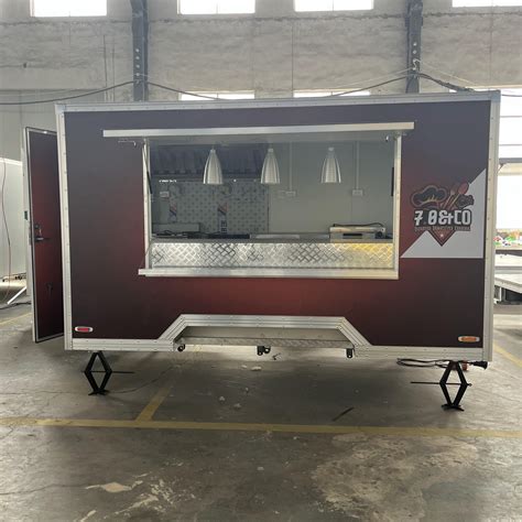 The red square sticker food truck, with a retro and cool style, unlocks