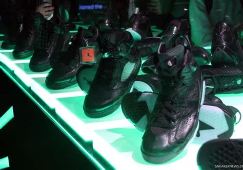 Air Jordan XI 'Blackout' - Tag | SneakerNews.com