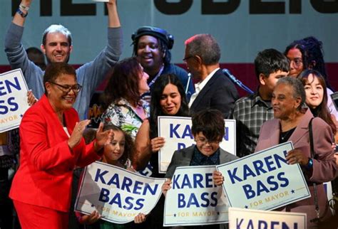 Los Angeles Karen Bass prima donna eletta sindaco della città