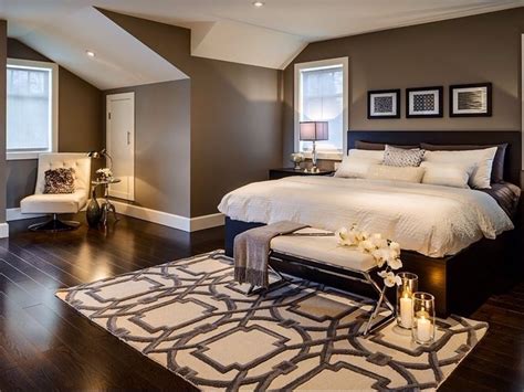 Decorating A Large Master Bedroom | www.resnooze.com