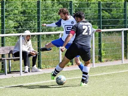 Fußball Bezirksliga SV Reislingen Neuhaus MTV Gamsen