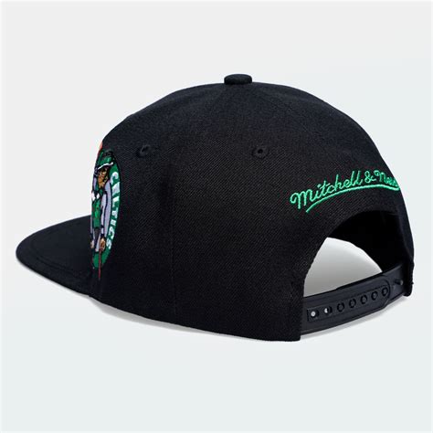 Mitchell & Ness Landed Snapback Boston Celtics Men's Cap Black HHSS6450-BCEYYPPPBLC