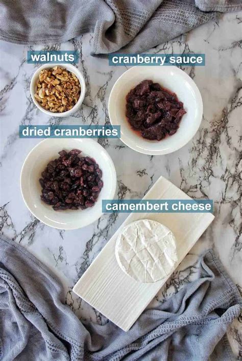 Baked Camembert with Cranberry Sauce | Sweet Caramel Sunday