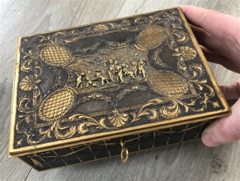 ANCIEN COFFRET XIXÉME Bronze Doré et patiné Scéne Putti Angelot signé