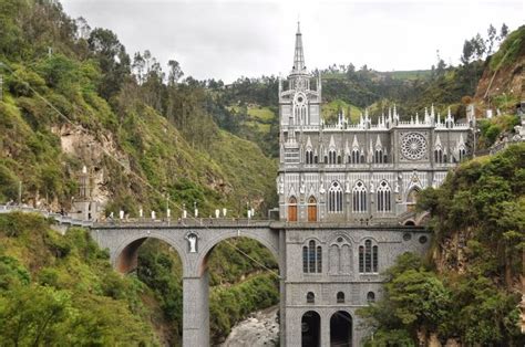 Border Crossing: Colombia to Ecuador | Two Wandering Soles