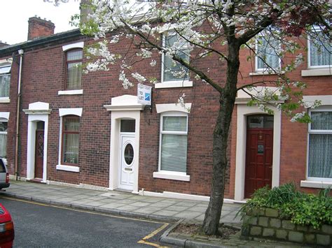 2 Bedroom Terraced House Let In Blackburn Bb2