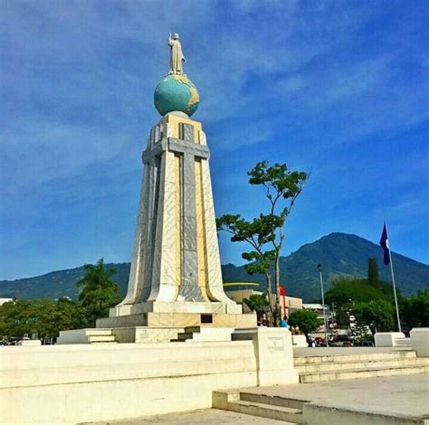 Monumento Al Salvador Del Mundo