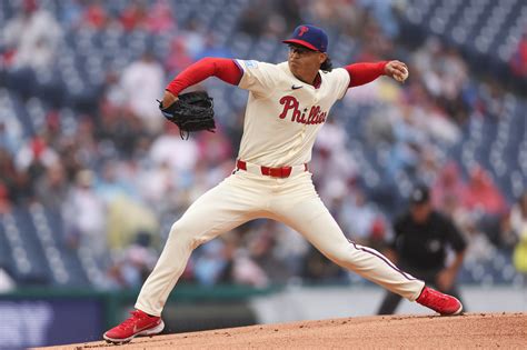 start/sit pitchers today 7