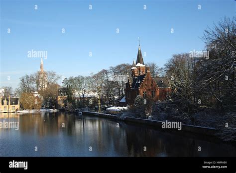 Bruges belgium winter hi-res stock photography and images - Alamy