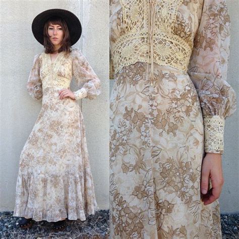 Stunning S Gunne Sax Dress In Cream Floral Fabric